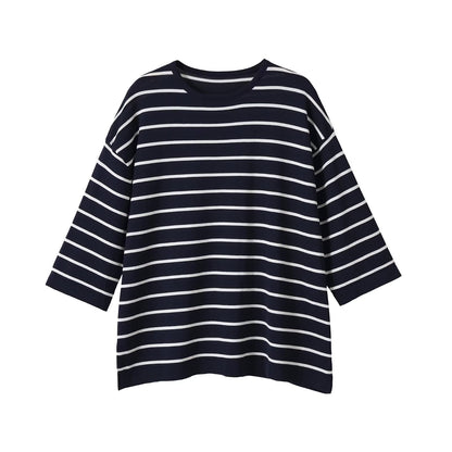 Simple and loose fine needle striped round neck knitted sweater for women